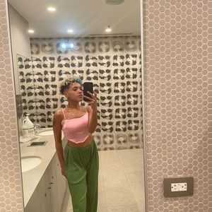 Meet your Posher, Sharii